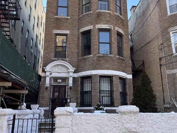 907 Summit Avenue, Bronx, NY 10452