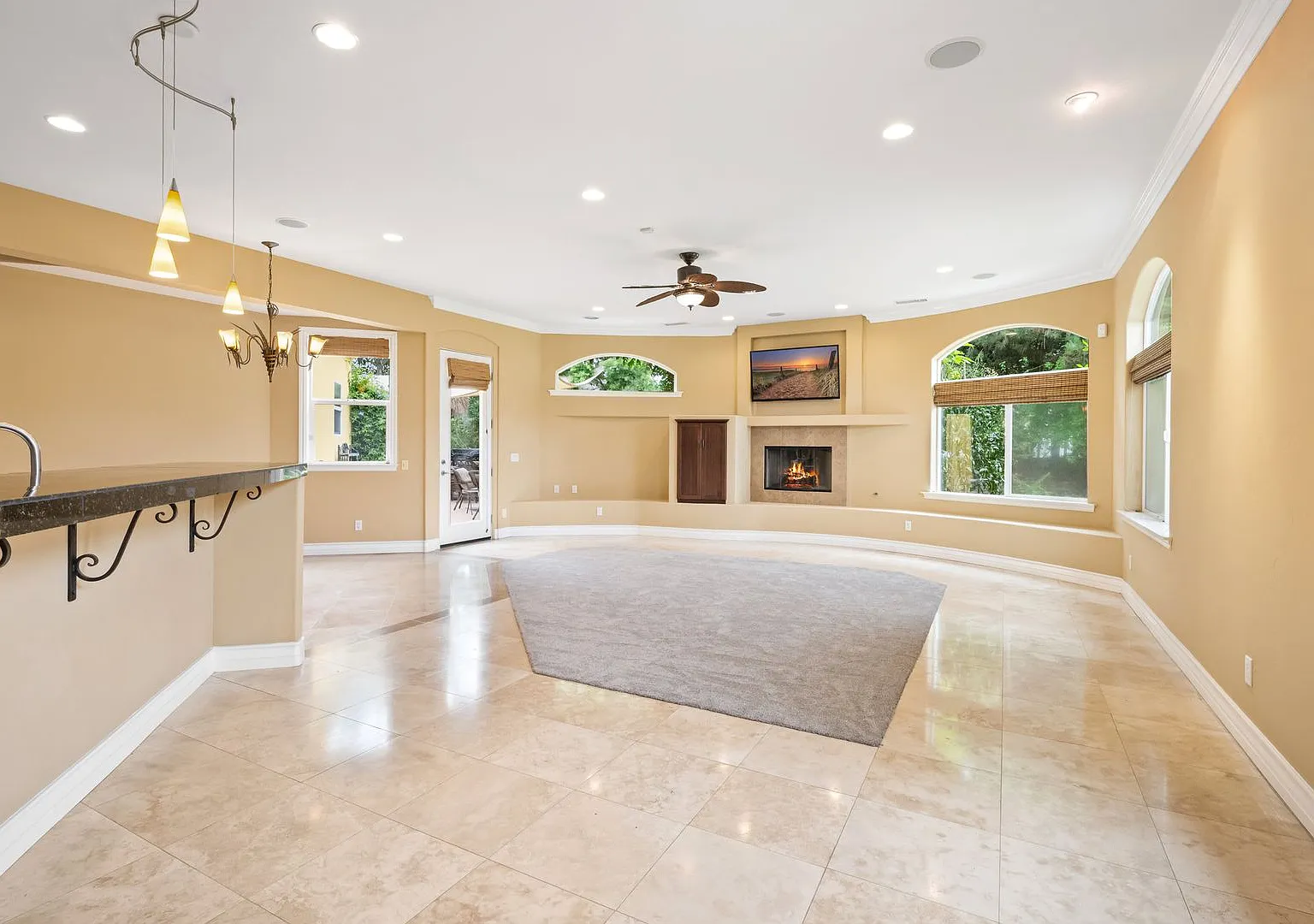 Secluded Single-Story 4-Bed, 3-Bath Home in Coastal Oceanside with 3-Car Garage — Photo 4