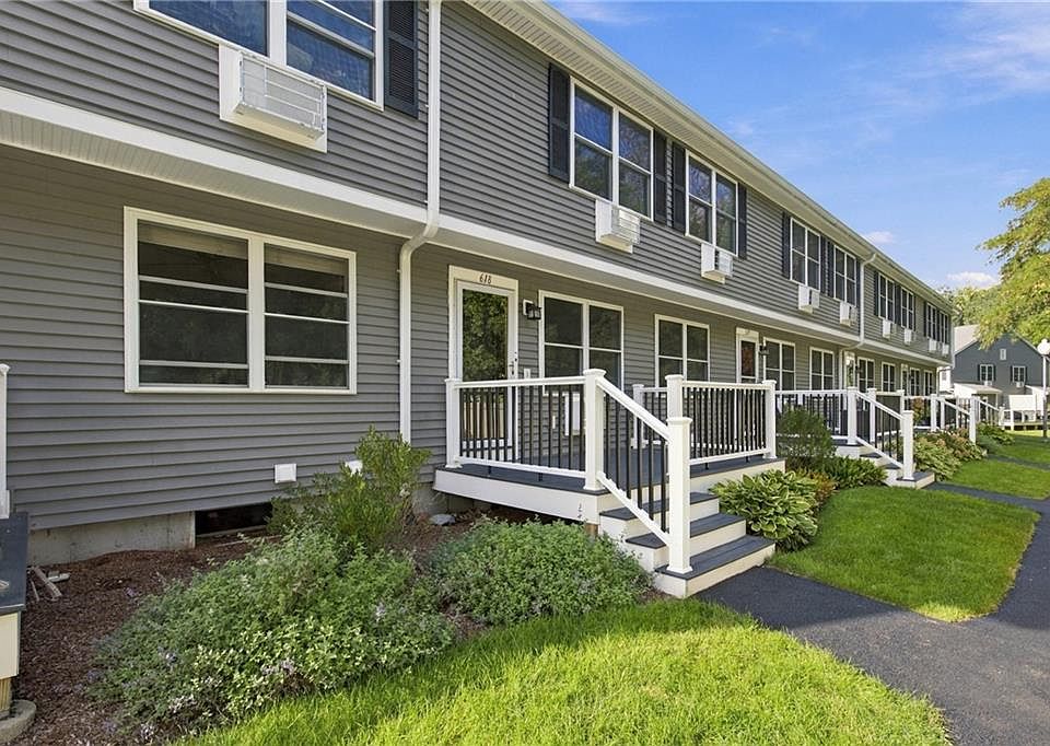 1st image of 200 Post Rd APT 618