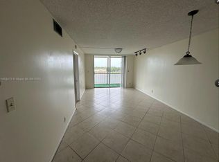 8710 N Sherman Cir APT 201, Hollywood, FL 33025