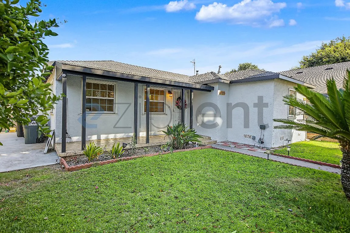 2 bed, 1382 sqft, $3,350 — Photo 1