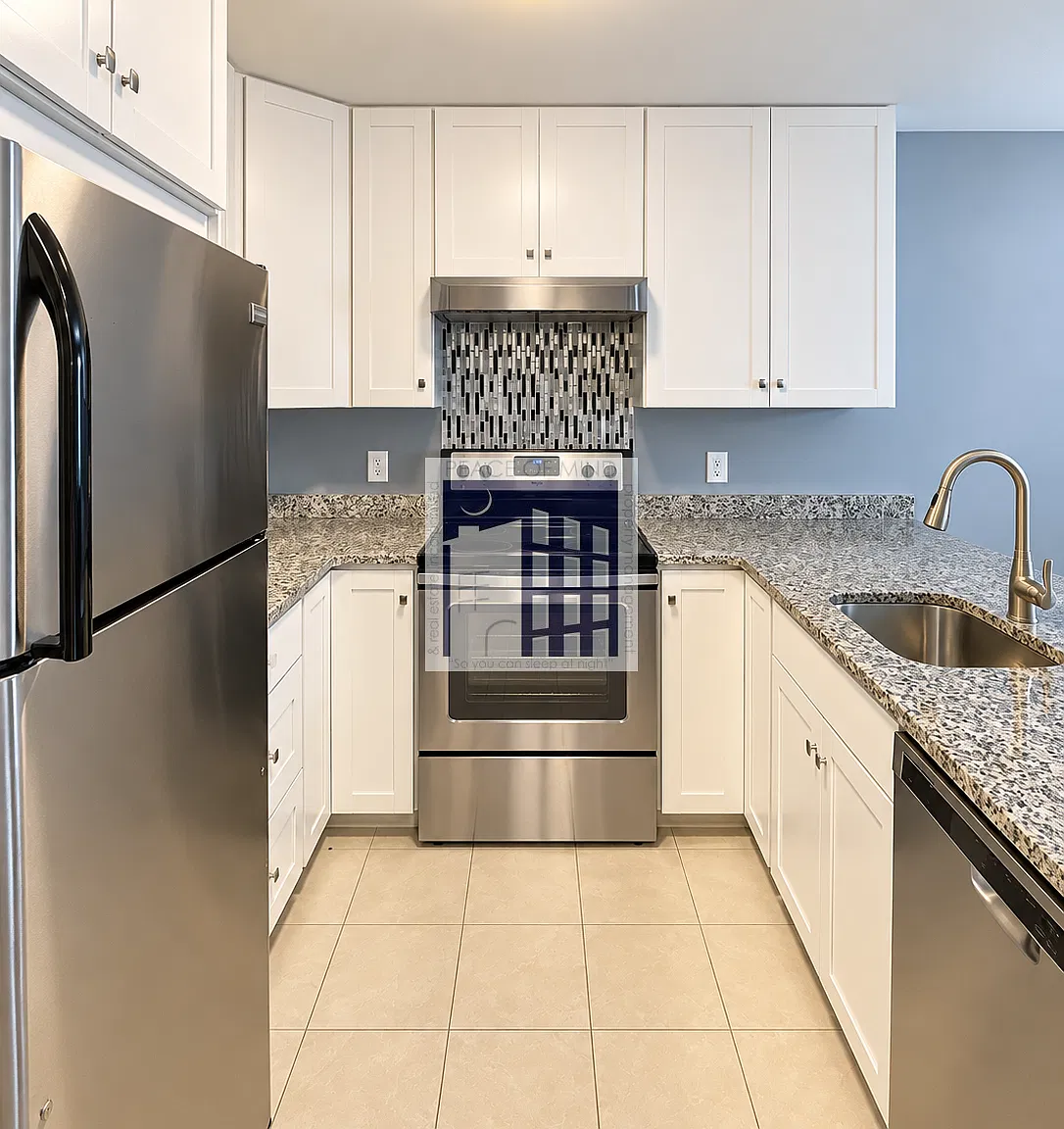 2 bedroom 1 bath condo with garage parking Greenview Condominiums. — Photo 3