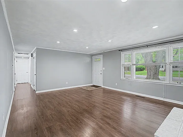 154 Tuxworth Rd — Photo 14