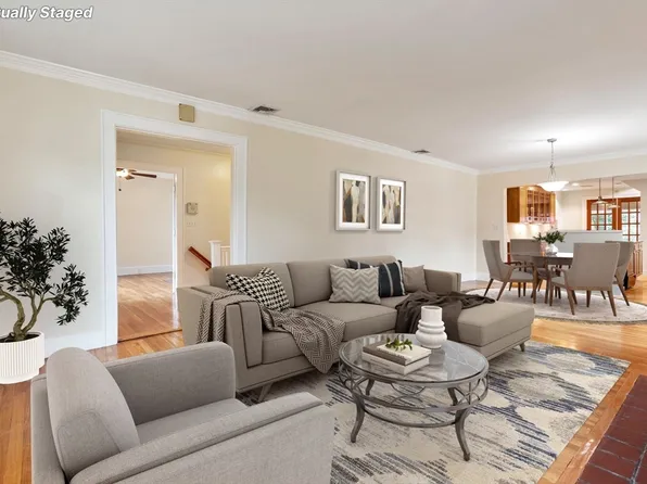 144 Eastbourne Rd #144, Newton Center, MA 02459