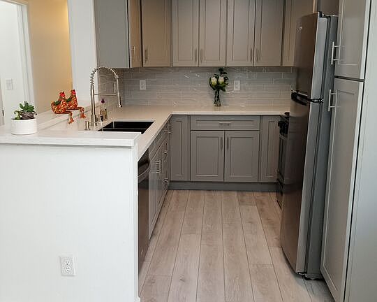 3rd image of 9005 Cynthia St APT 216