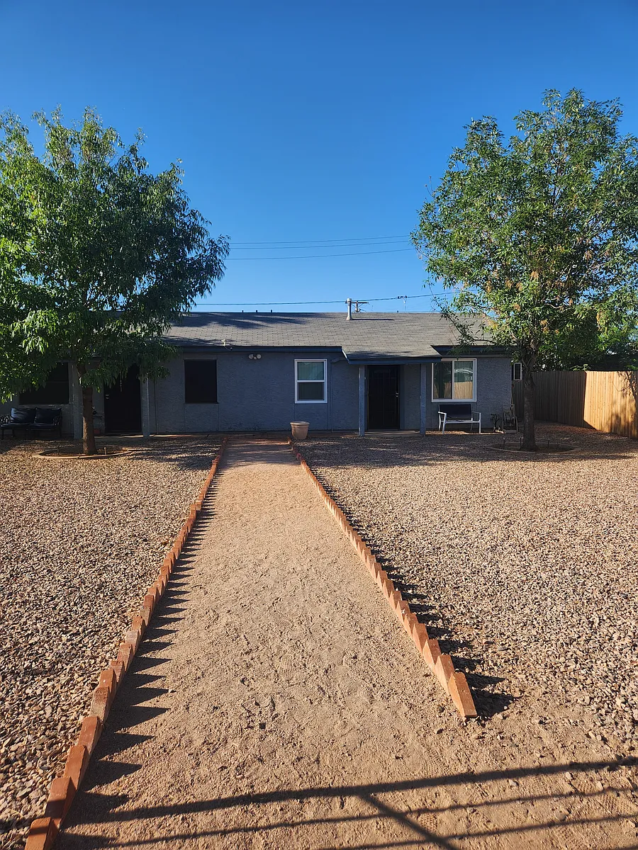 Building Photo - 731 W Pepper Pl #2