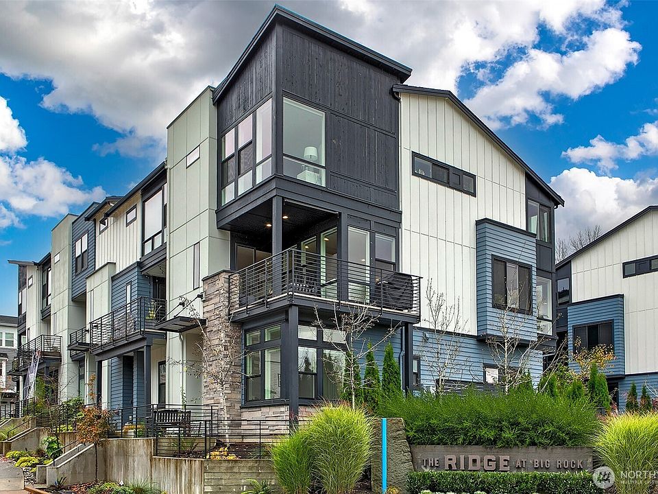 1st image of 14002 3rd Avenue NE #105