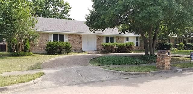 1st image of 3208 Lynbrook Dr