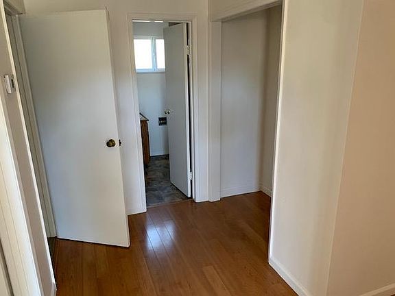 5th image of 619 Windham St