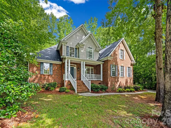 2035 Slippery Rock Cv, Clover, SC 29710