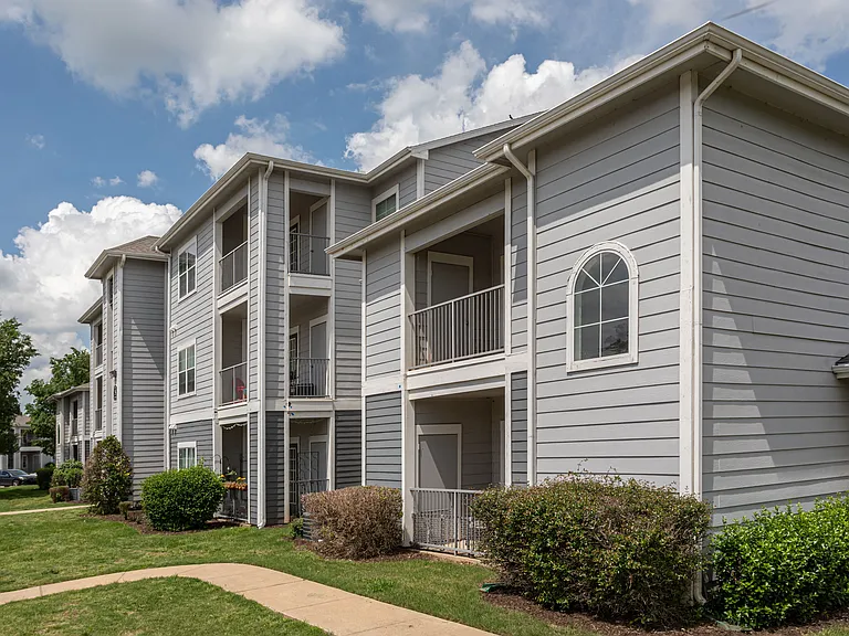 Stoneleigh Centerton Apartments — Photo 16