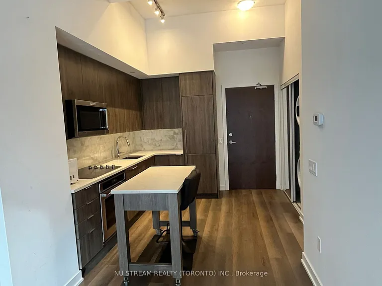 38 Iannuzzi St — Photo 2