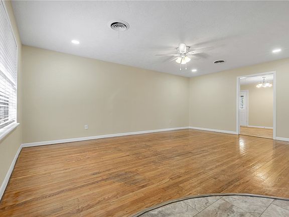 3rd image of 103 Redmond Dr