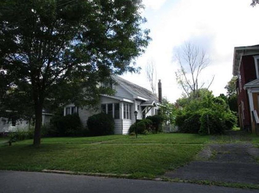2nd image of 302 Highland Ave