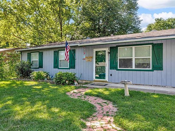 4th image of 2717 Ponderosa Dr