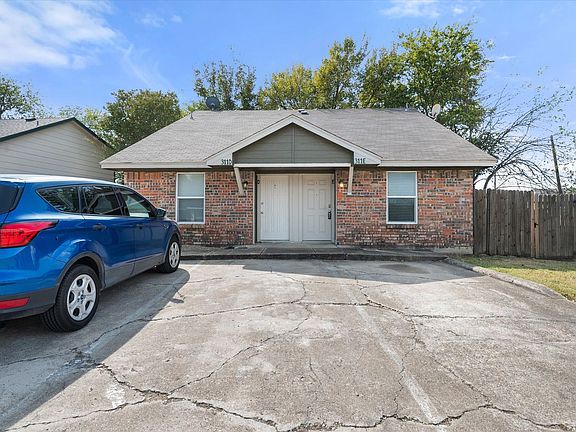 3rd image of 311 Kings Way Dr APT E