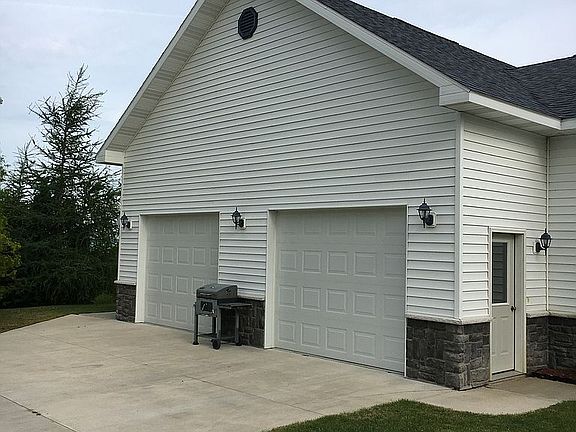 2+ Car Garage
