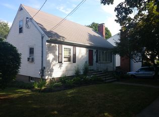 9 Crockers Ln, West Roxbury, MA 02132