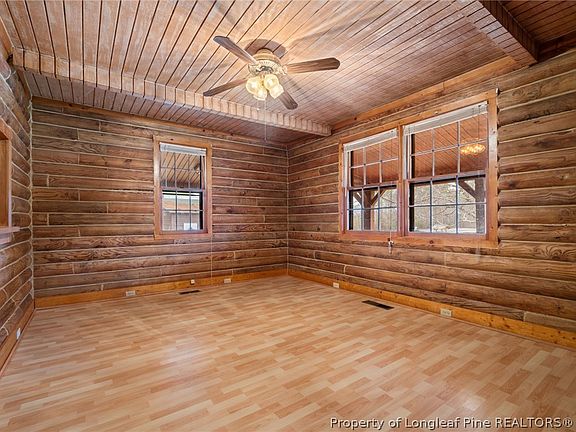 5th image of 447 Blackstone Rd