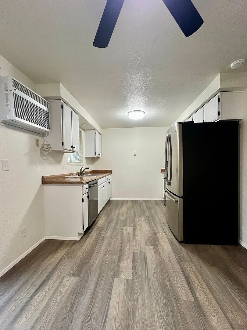 Building Photo - 500 S Conway Pl #1
