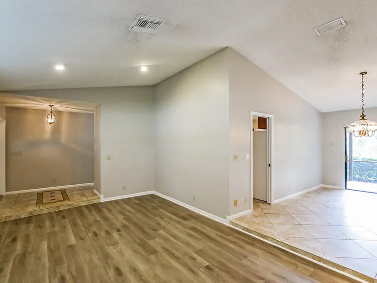 518 Azure Ave — Photo 3