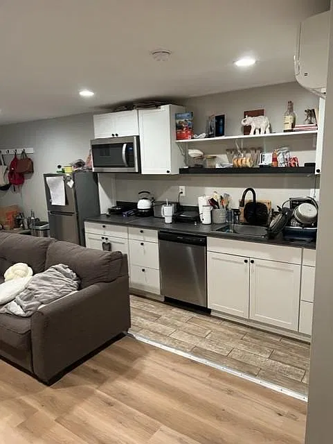 1 bed, 800 sqft, $1,350 — Photo 1