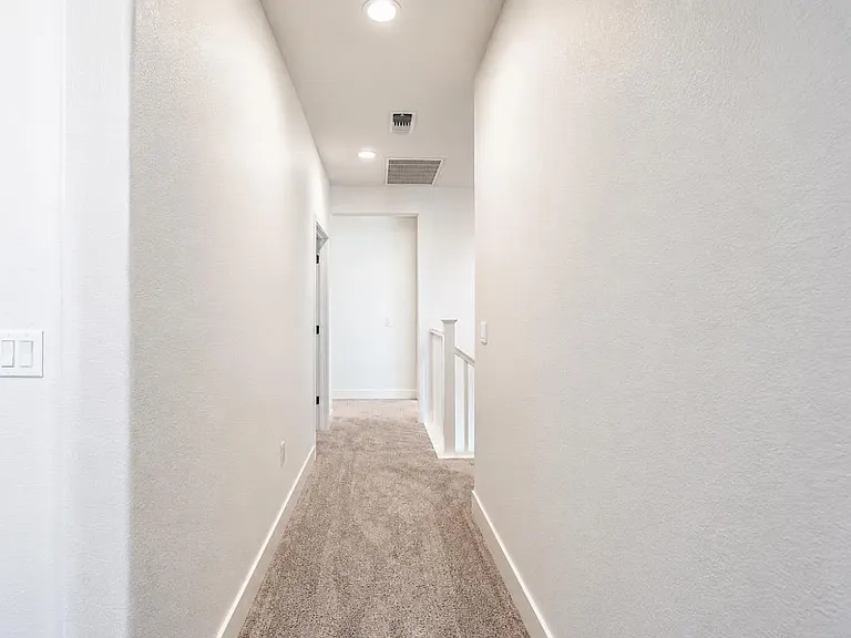 1837 S La Barbera Ave — Photo 17