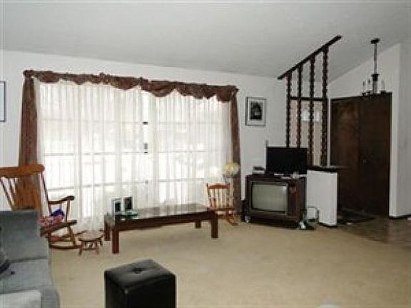 4th image of 359 Westchester Dr