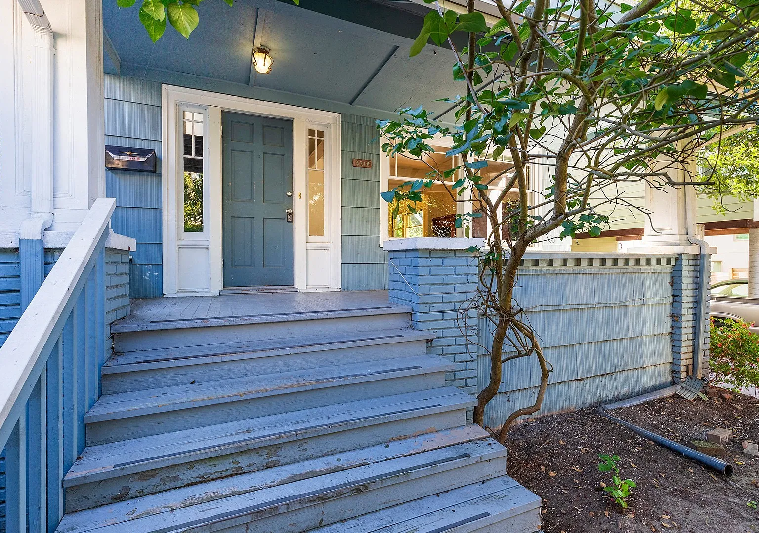 Craftsman House on Quiet Street with Backyard--1 Block to Restaurants — Photo 3