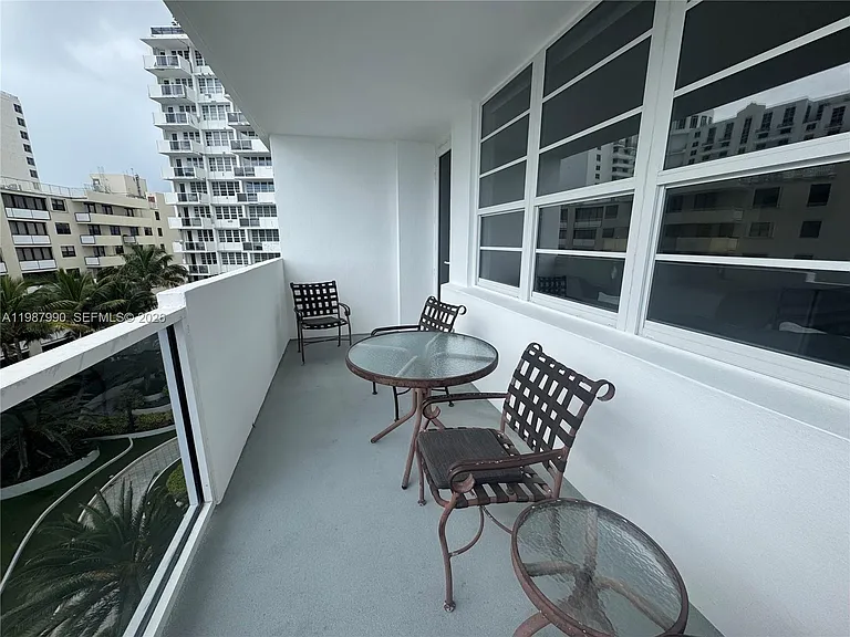 100 Lincoln Rd #836 — Photo 11