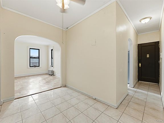 3rd image of 2922 Barnes Avenue #5L
