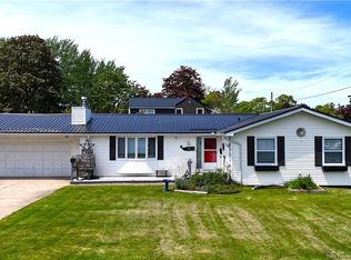 122 Ernest St, Saint Andrews, NB E5B 2E3