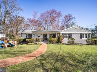 2402 Ross St, Alexandria, VA 22306