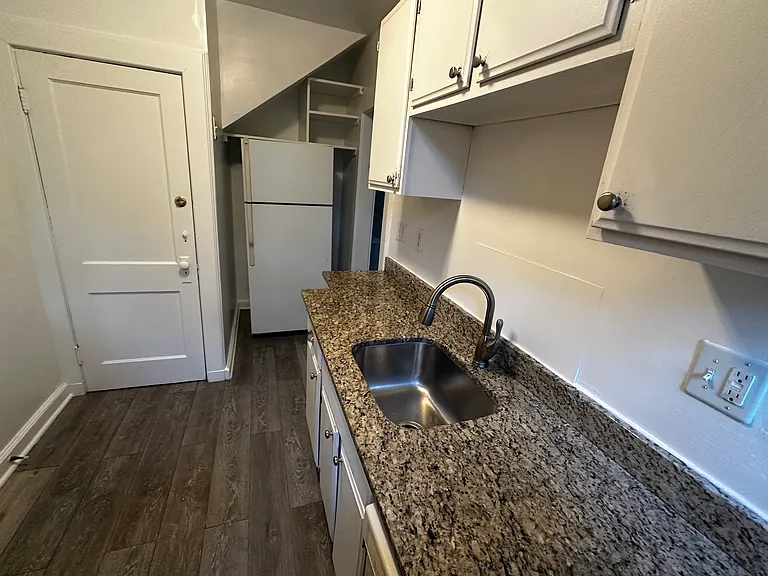 4414 Reservoir Rd NW — Photo 9