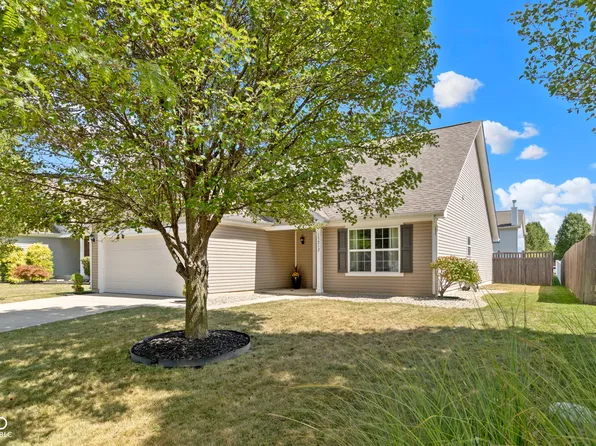15212 Smarty Jones Dr, Noblesville, IN 46060