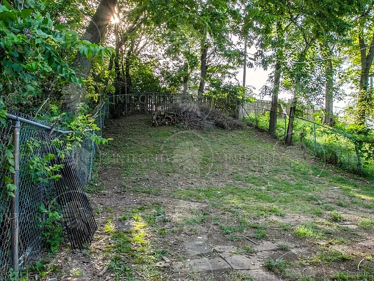 4411 S Benton Ave — Photo 5
