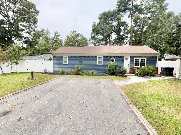 192 Shady Valley Rd, Coventry, RI 02816