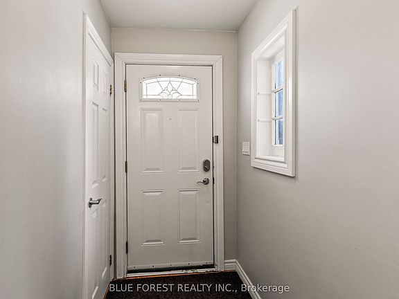 5th image of 808 Adelaide St N