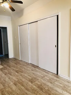 Rented by Halvatzis Realty | media 25
