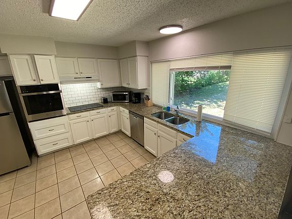 3rd image of 7517 Castillo Rd