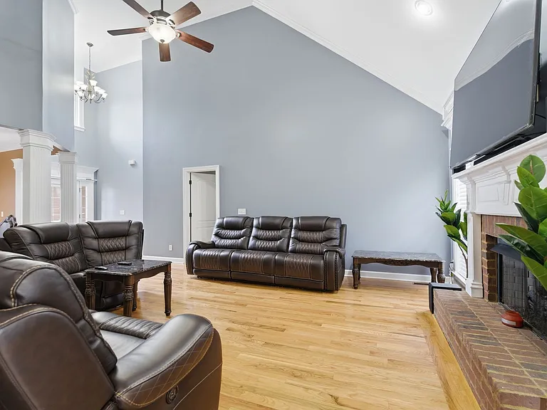 2733 Presley Dr — Photo 13