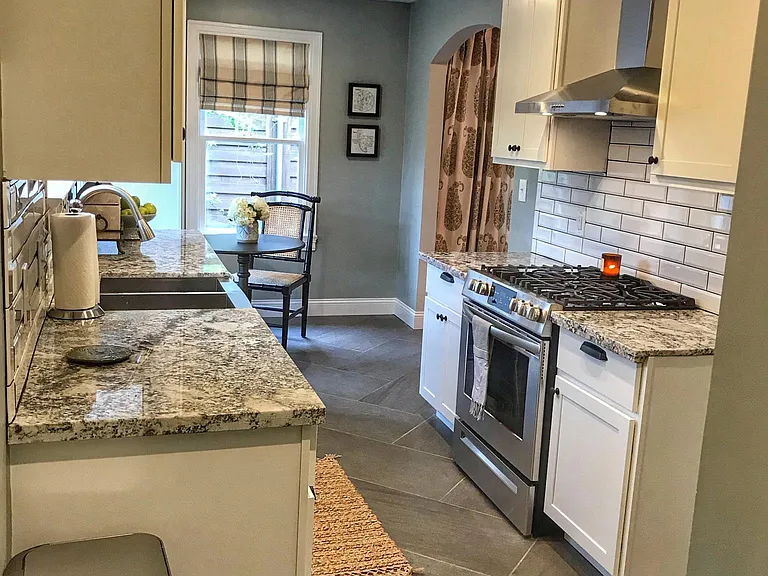 7330 La Vista Dr — Photo 6
