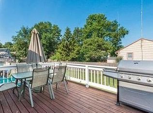 24 Putnam Ave, Wakefield, MA 01880