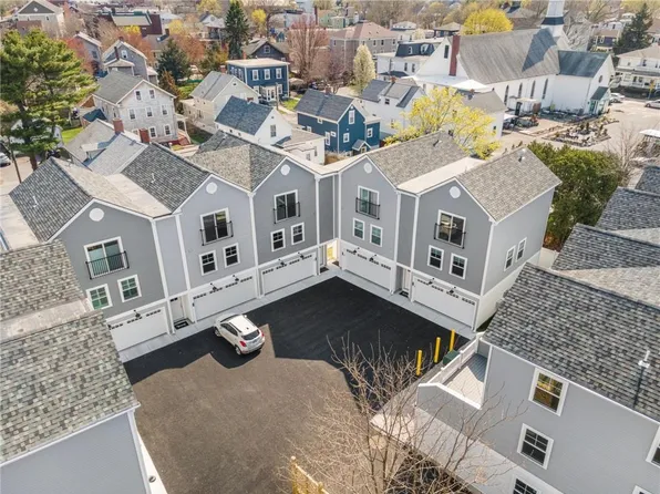 17 Nobert St Unit 2, Warren, RI 02885