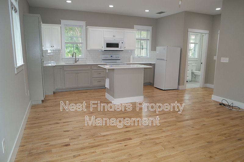1st image of 2117 Herschel St #1
