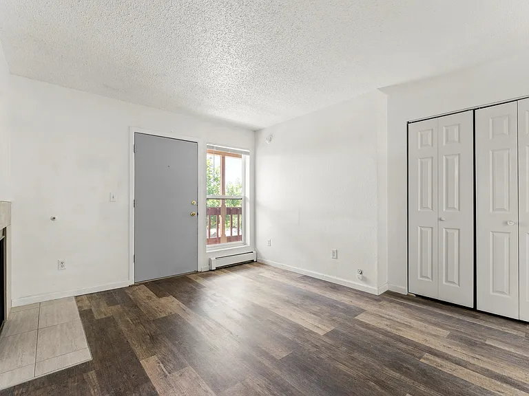Goss Street Apartments — Photo 9