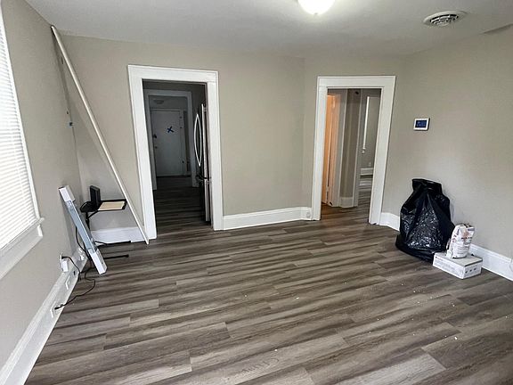 4th image of 3328 Marne Ave