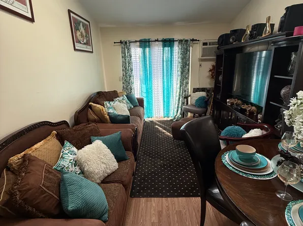 1361 East 91st Street image 3 of 12