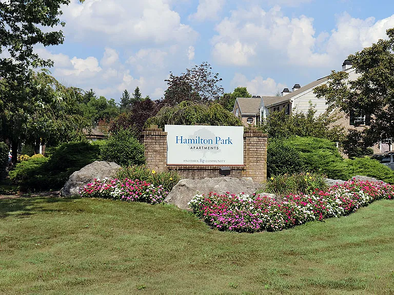 Hamilton Park Apartments — Photo 1
