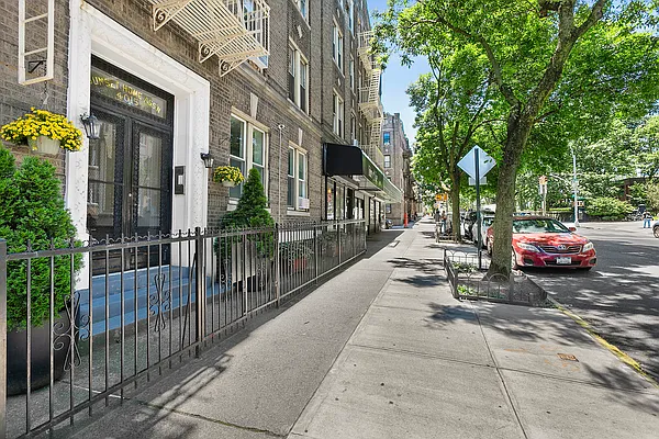 Sold by Compass | media 9